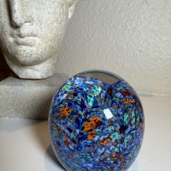 Vintage Gentile Art Glass Paperweight – Handblown Mottled Glass - Picture 10 of 10